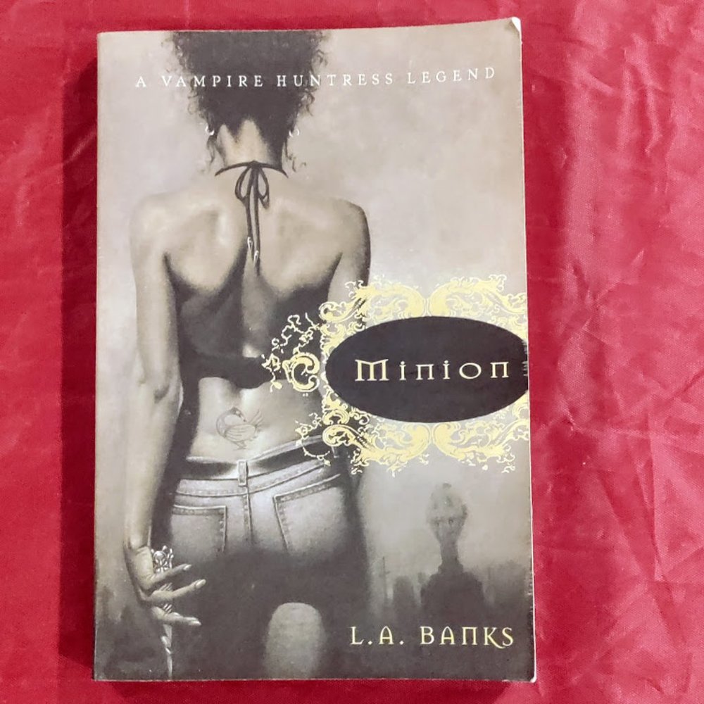 Minion A Vampire Huntress Legend Paperback Book by L.A. Banks